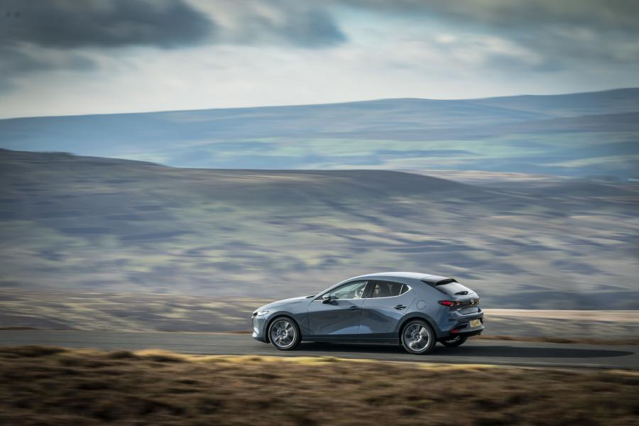  Mazda3 Skyactiv-G GT Sport Hatchback 2019 года  (UK) (фото 29 из 83)